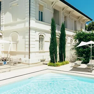 Hotel Regina Elena 57 & Oro Bianco, Rimini